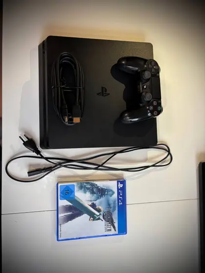 PlayStation 4 Slim, 500 ГБ с геймпадом и игрой
