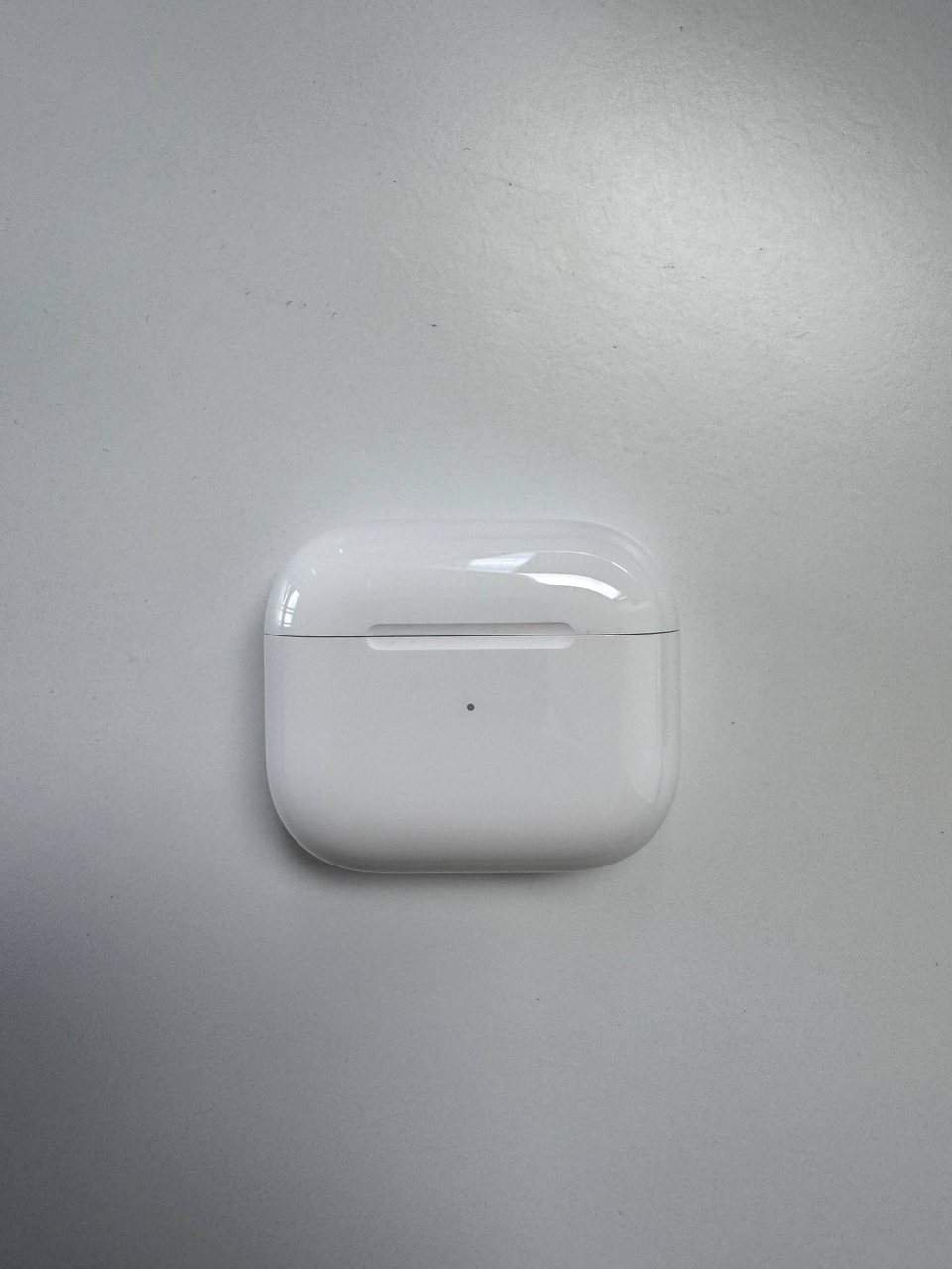 Apple AirPods 3 с чехлом Nomad