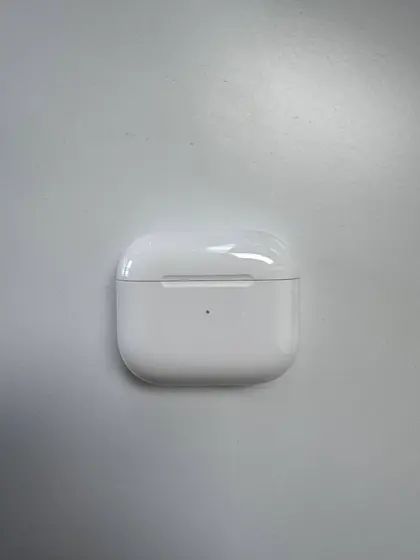 Apple AirPods 3 с чехлом Nomad