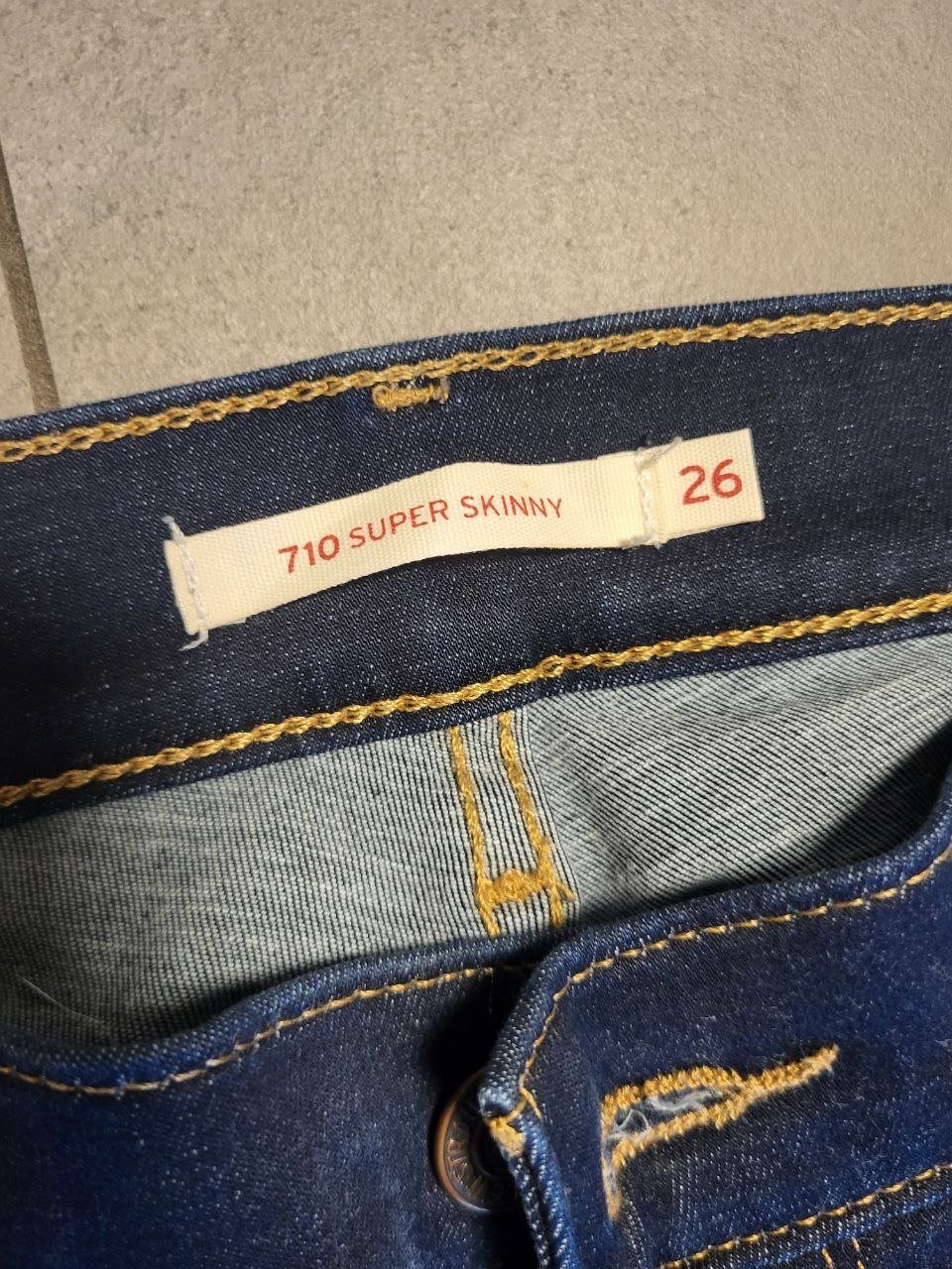 Джинсы Levi’s 710 Super Skinny, размер 26