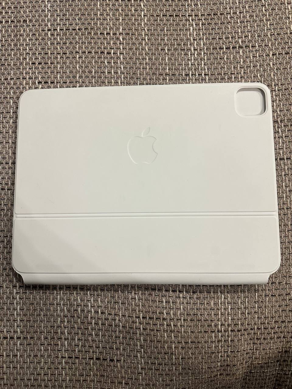 Аксессуары Apple для iPad
