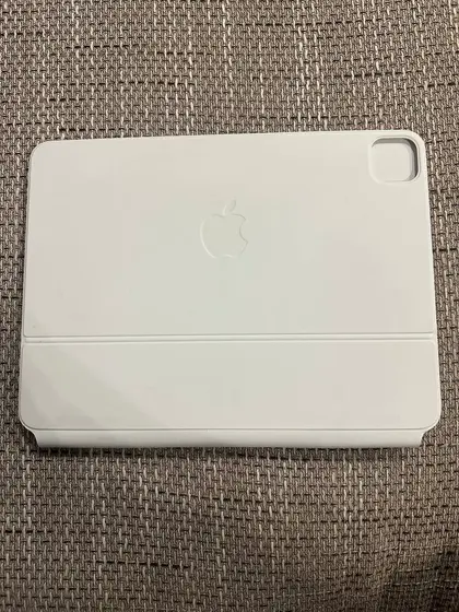 Аксессуары Apple для iPad
