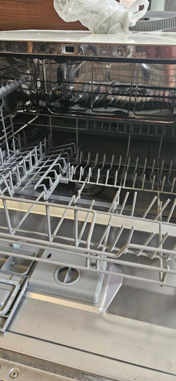 Electrolux ESF2400OW, компактная посудомоечная машина