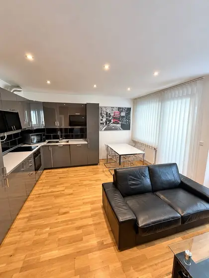 Квартира 3+kk, 72,5 м², 2 балкона