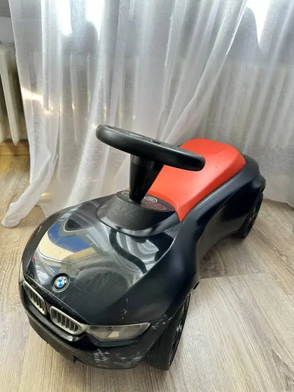Детская машинка-каталка BMW