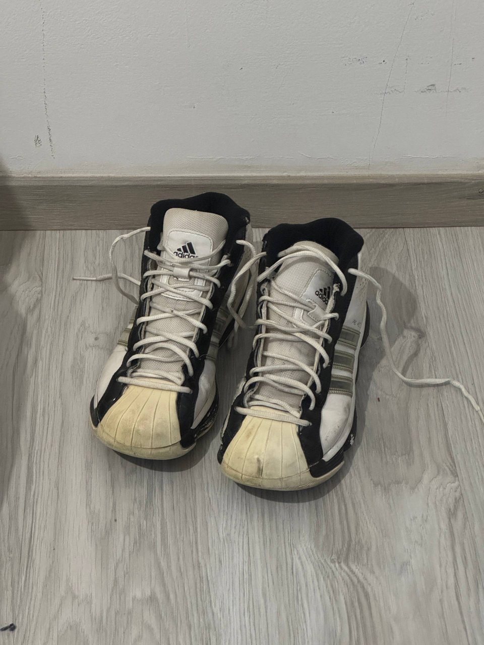 Баскетбольные кроссовки Adidas, размер 44