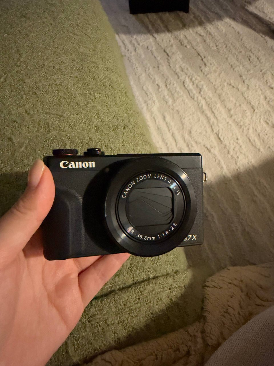 Canon G7 X Mark III, комплект с батареями
