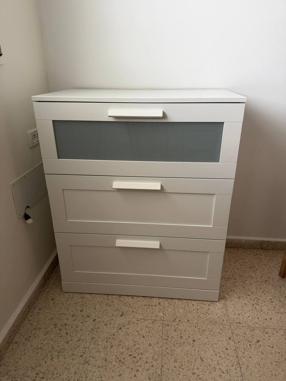 Комод IKEA BRIMNES с матовым стеклом
