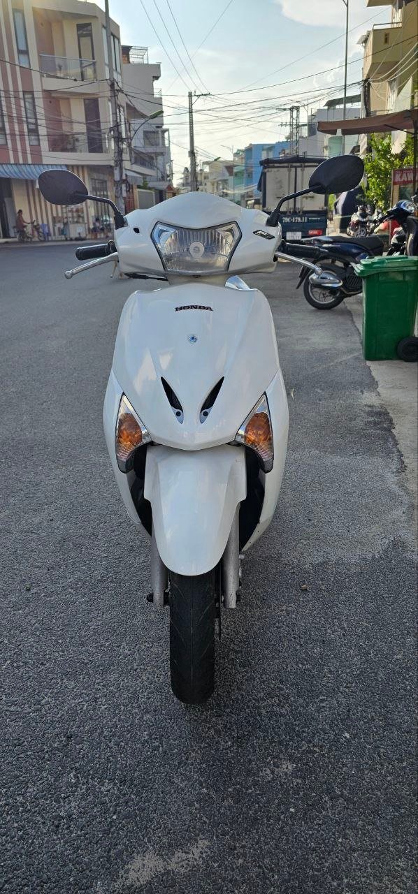 Скутер Honda LEAD 2010