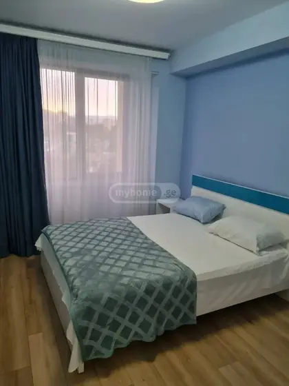 Квартира с 1 спальней, 60 м²
