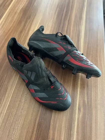 Бутсы Adidas Predator, размер 40–41