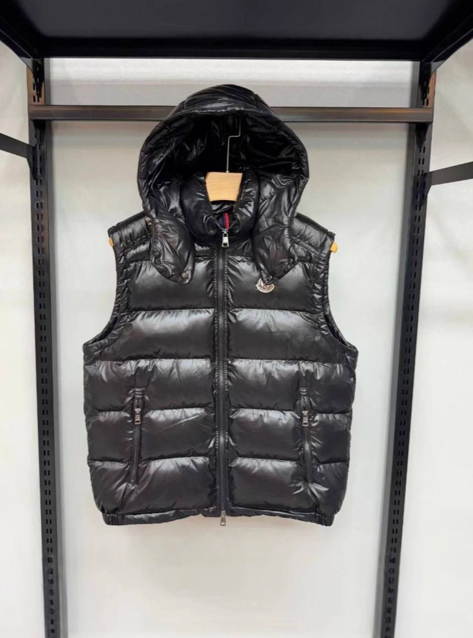 Жилет Moncler с капюшоном