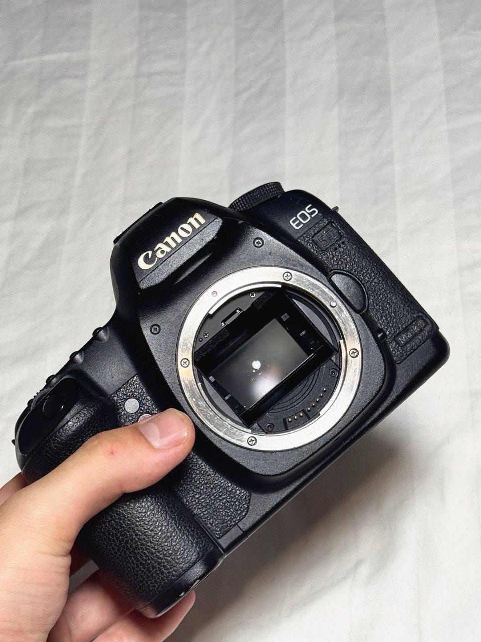 Canon EOS 5D Mark II с объективом
