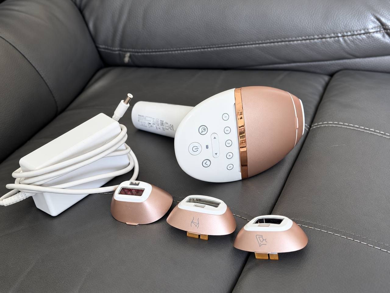 Фотоэпилятор Philips Lumea Prestige BRI956, 4 насадки
