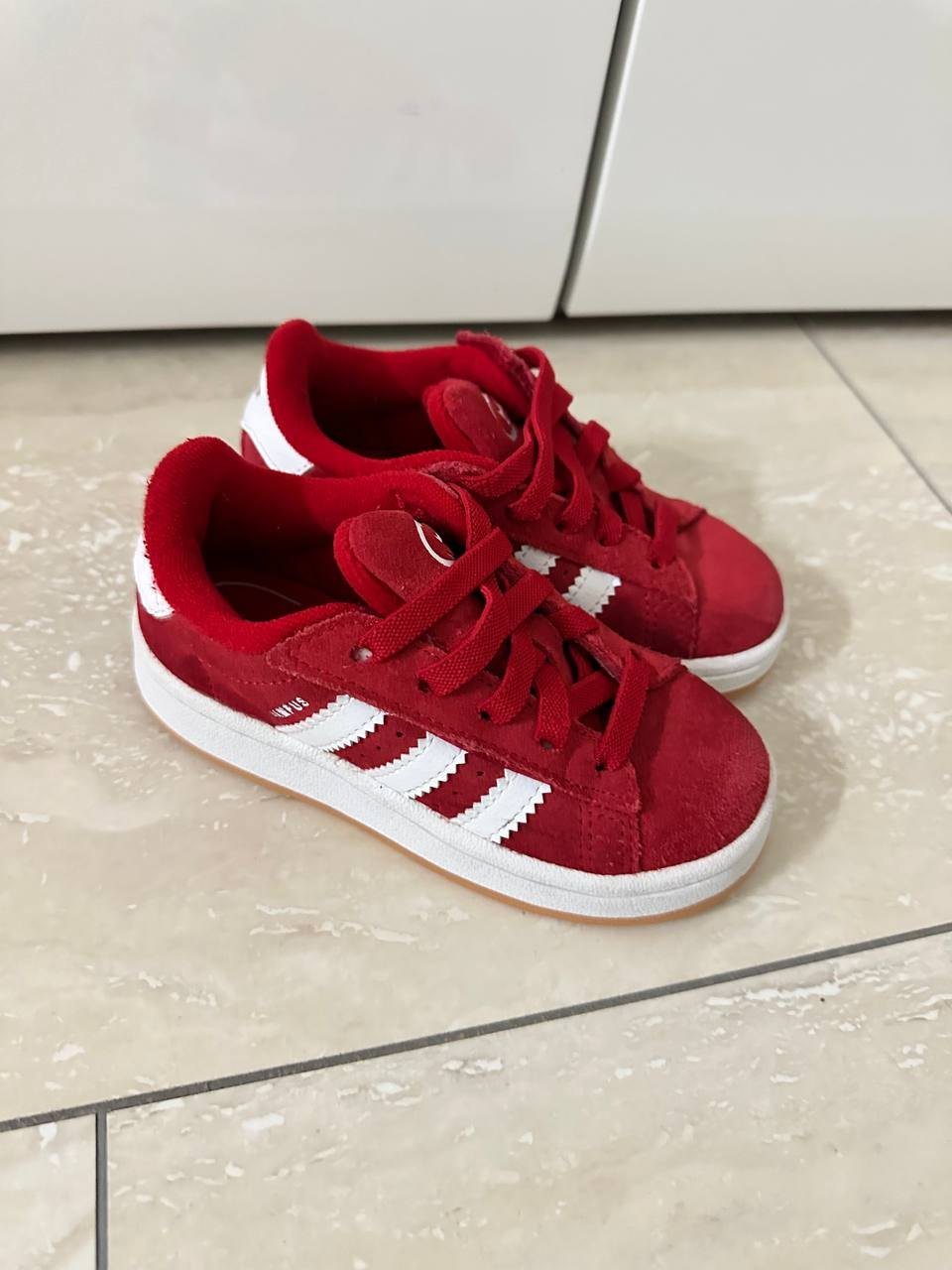 Кроссовки Adidas, размеры 27 и 35
