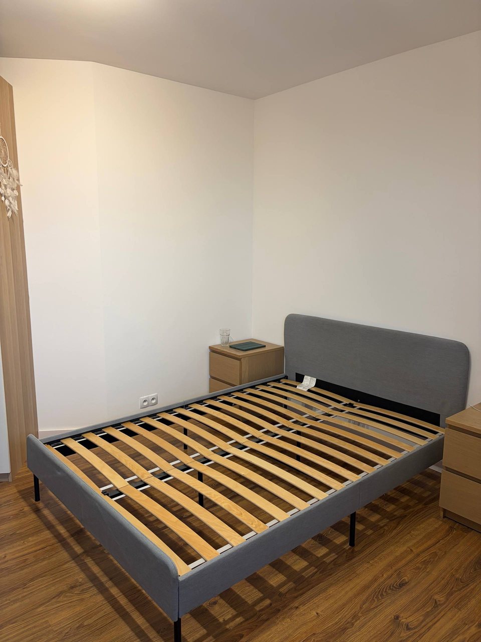 Кровать IKEA Slattum, 140×200 см