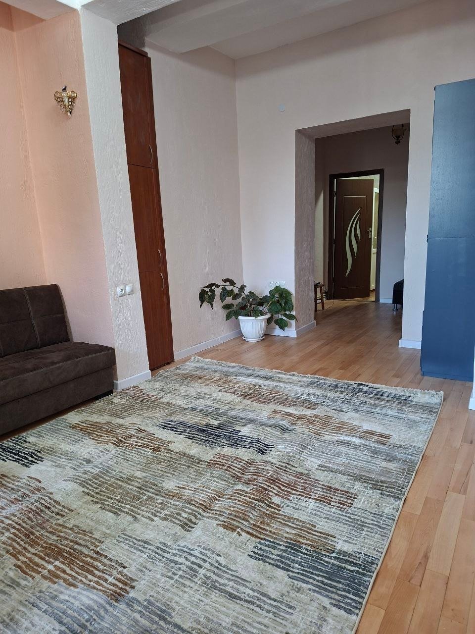 Трёхкомнатная квартира, 90 м²