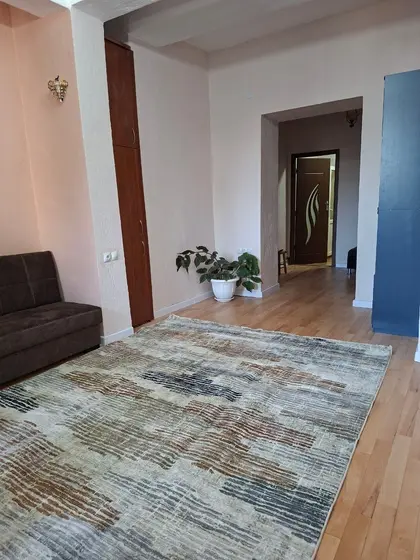 Трёхкомнатная квартира, 90 м²