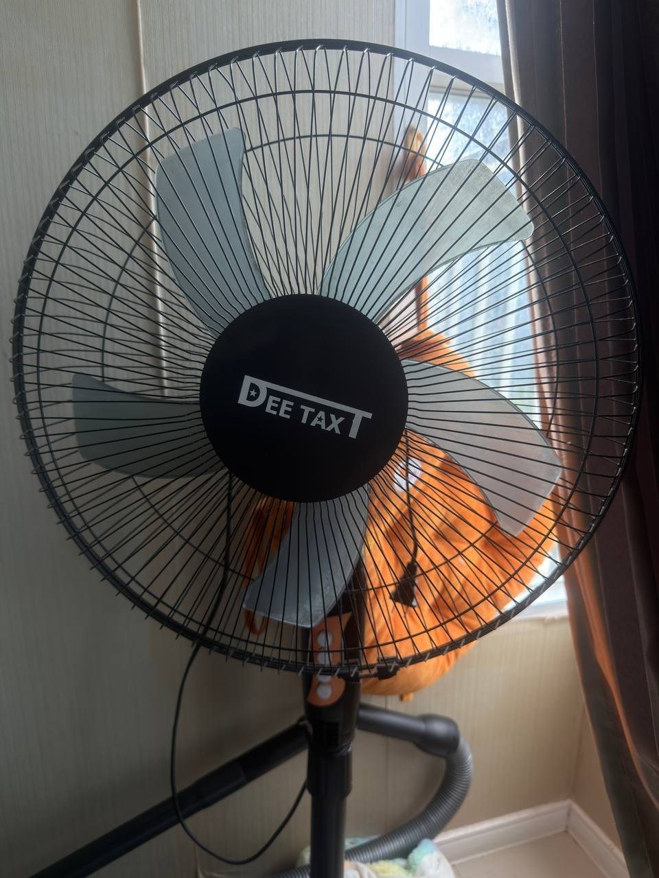 Напольный вентилятор Dee Tax T