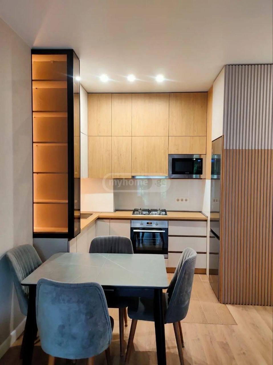 Квартира с 1 спальней, 55 м²