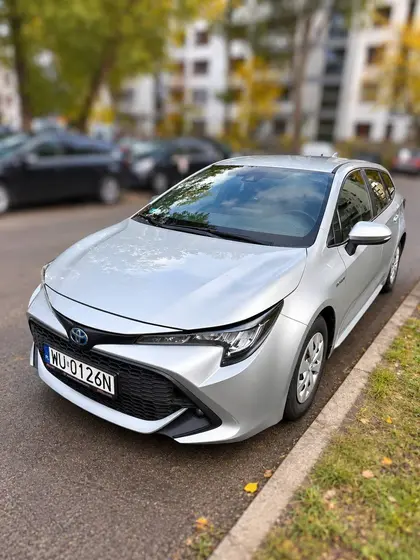 Toyota Corolla 2021, гибрид, автомат