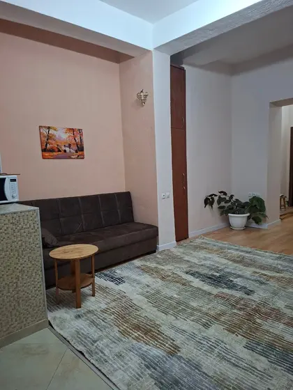 Трёхкомнатная квартира, 90 м²