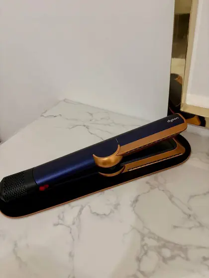 Dyson Airstrait, выпрямитель-фен