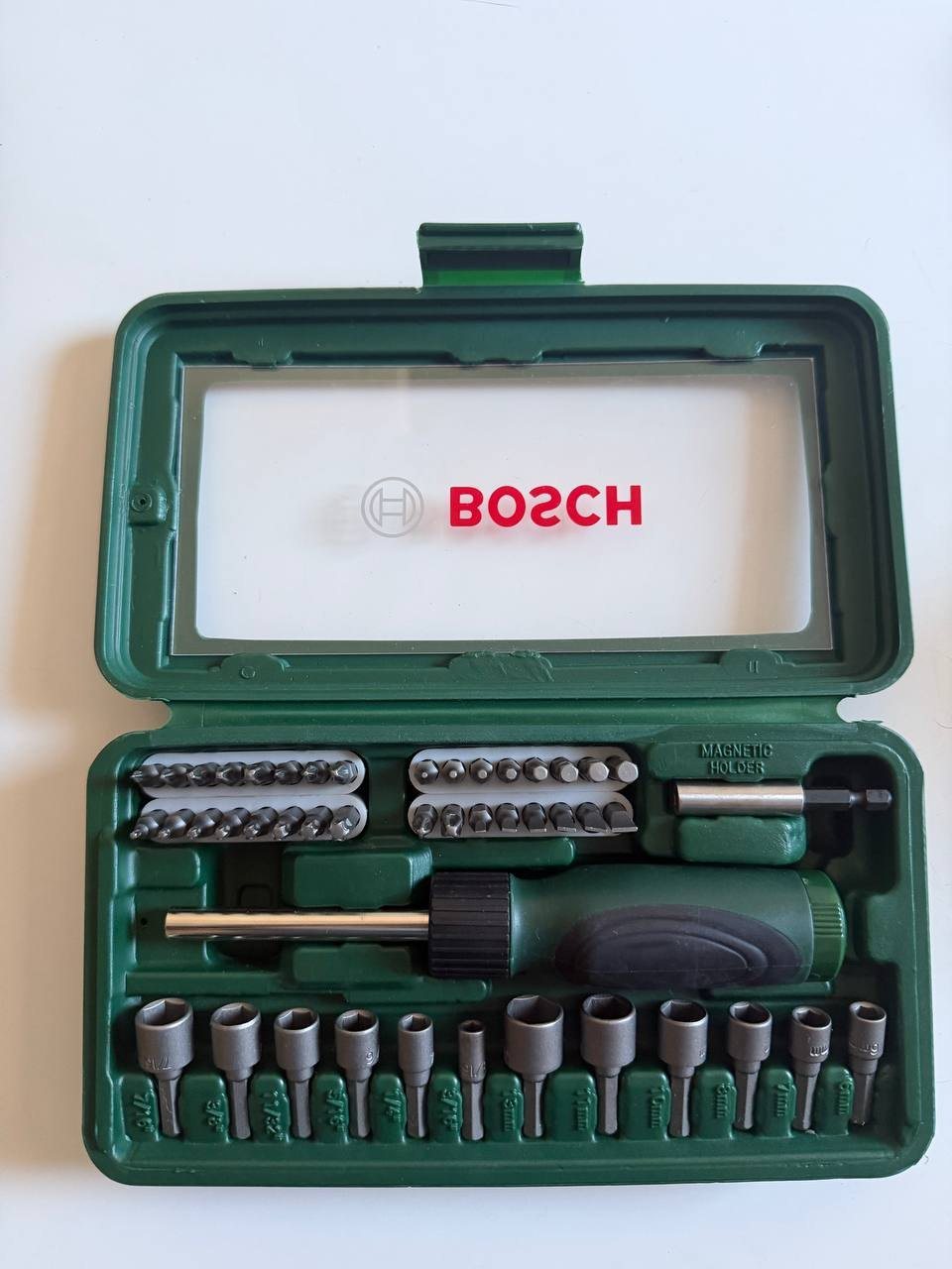 Набор отверток Bosch с битами и головками