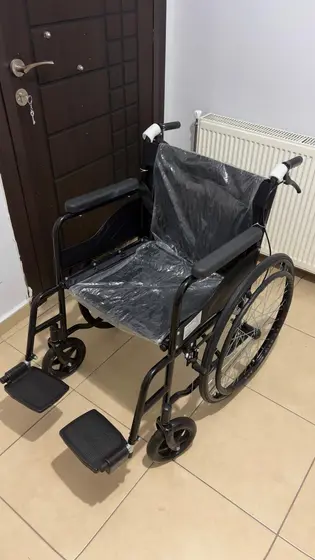 Инвалидная коляска, использовалась месяц