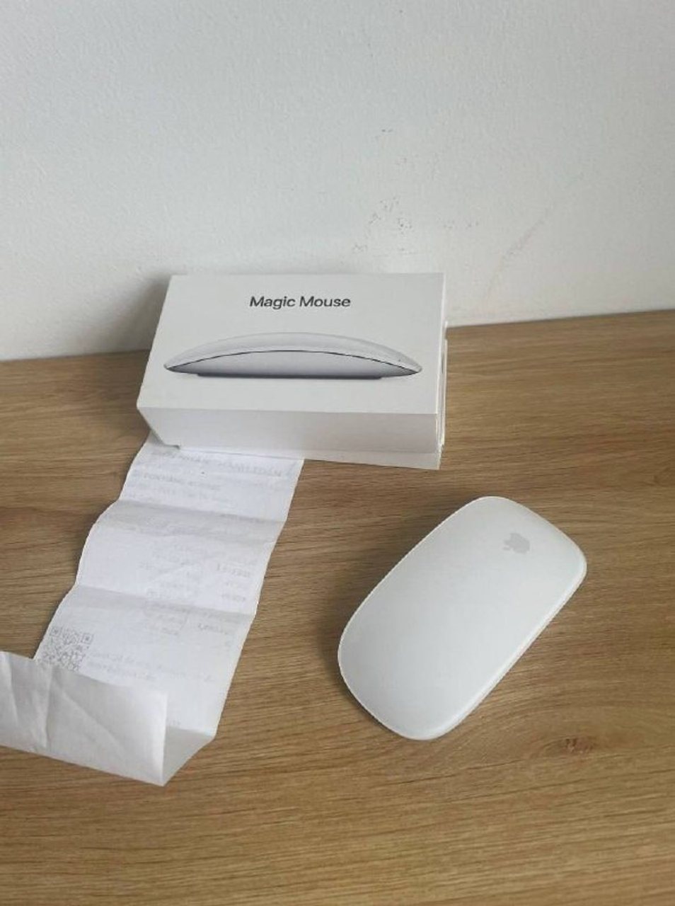 Apple Magic Mouse 2021, гантели и коврик для йоги