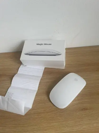 Apple Magic Mouse 2021, гантели и коврик для йоги
