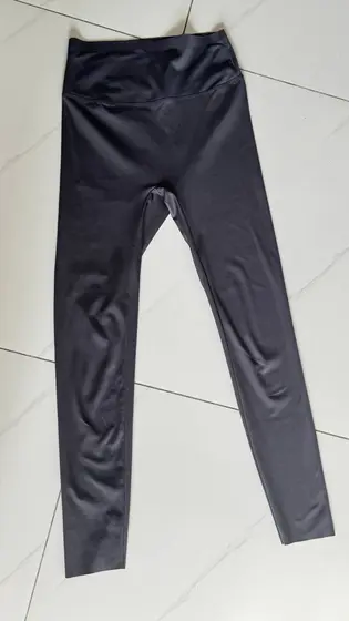Спортивные лосины и очки Dolce & Gabbana