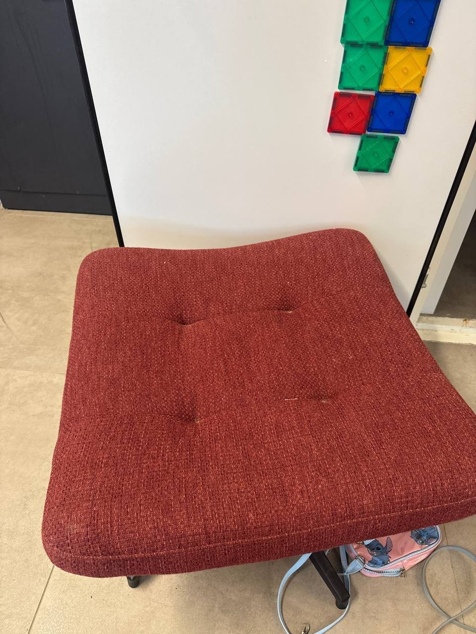 Красный пуф IKEA