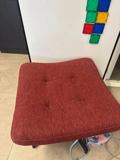 Красный пуф IKEA