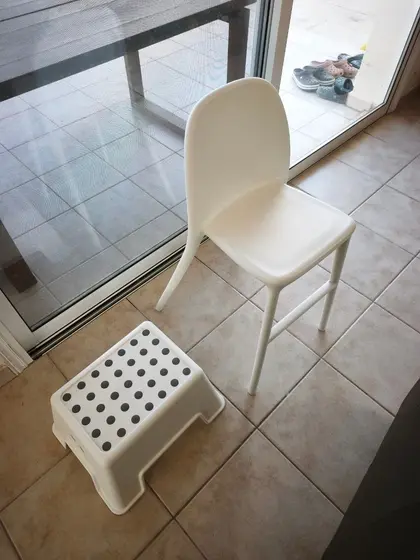 Детский стул IKEA URBAN с подставкой BOLMEN