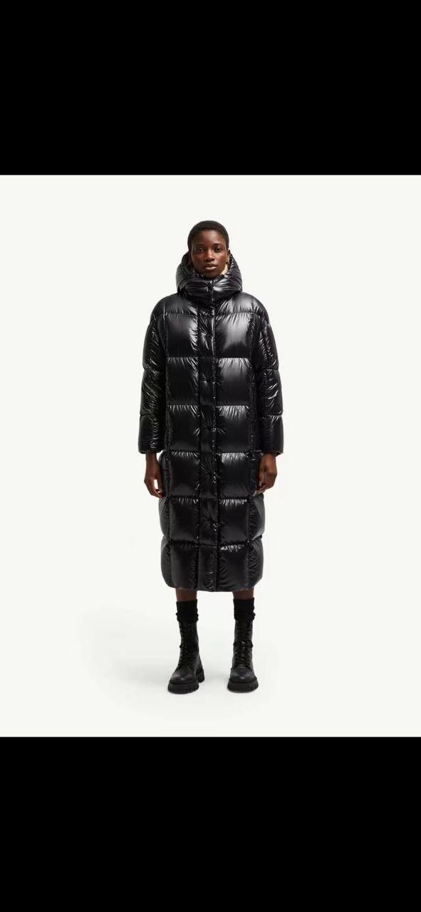 Длинный пуховик Moncler, размер M