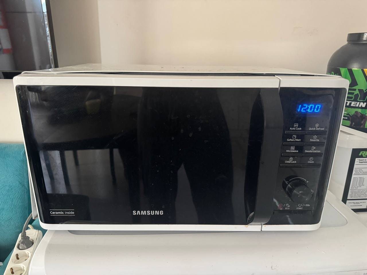 Микроволновка Samsung MS23K3515AW на запчасти