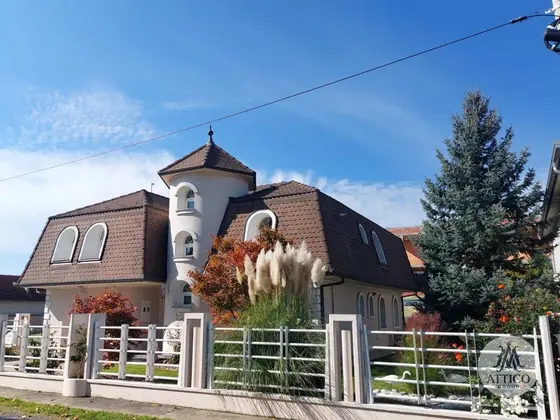 Меблированный дом, 130 м², 5 комнат
