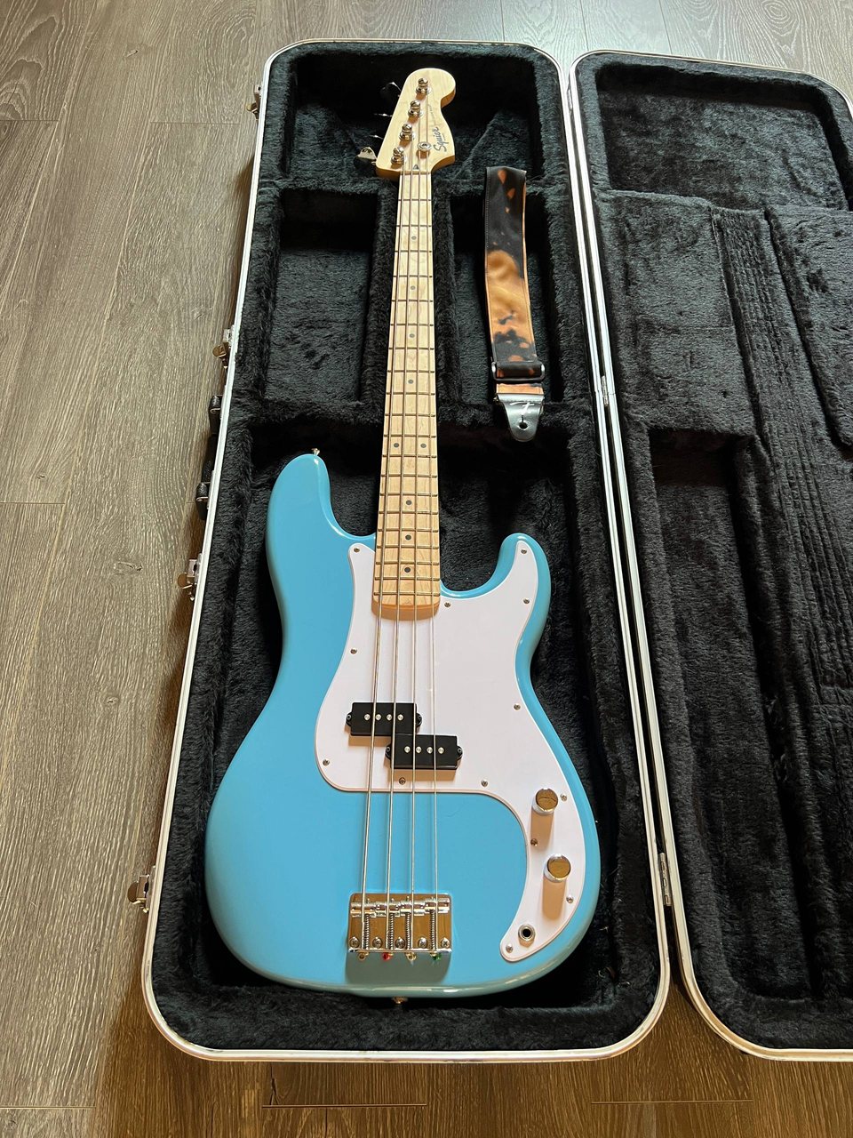 Бас-гитара Squier Sonic Precision Bass