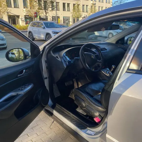 Honda Civic, 2008, робот
