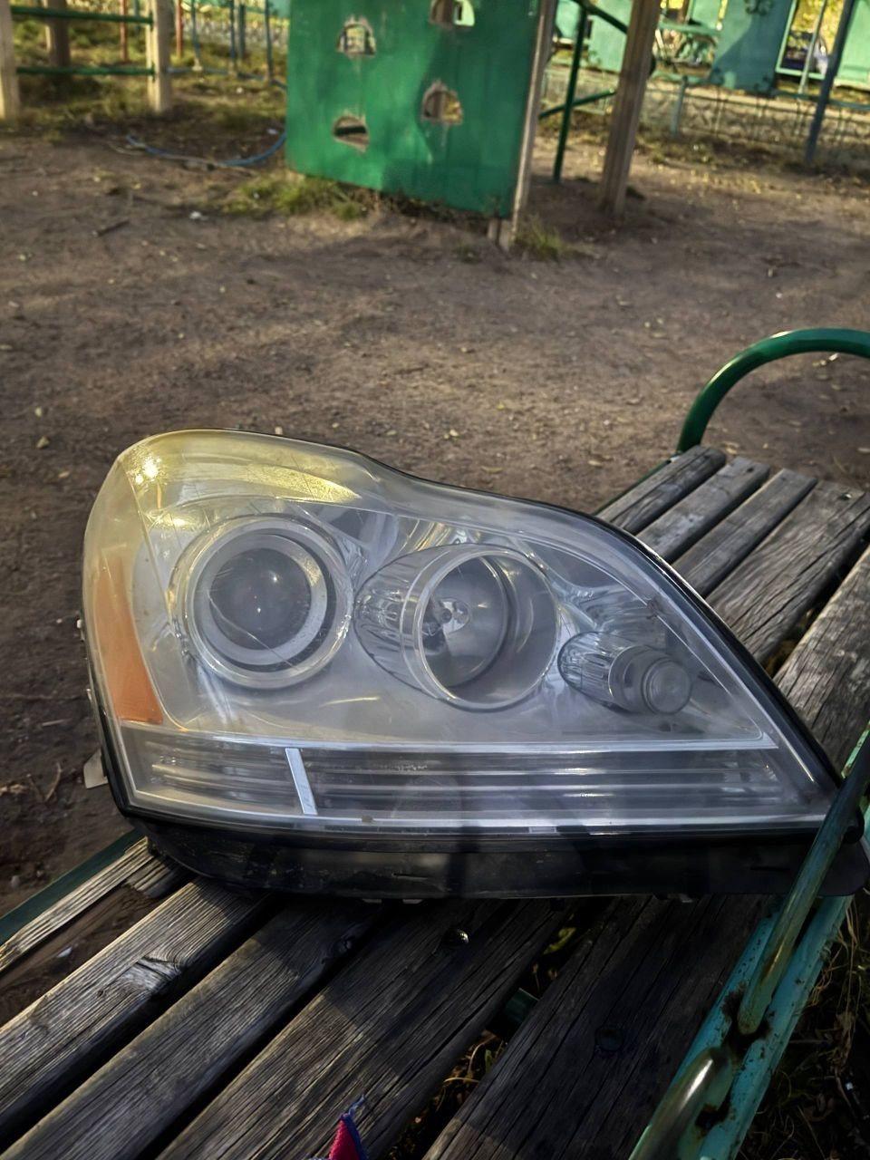 Правая фара Mercedes-Benz GL 450, 2007