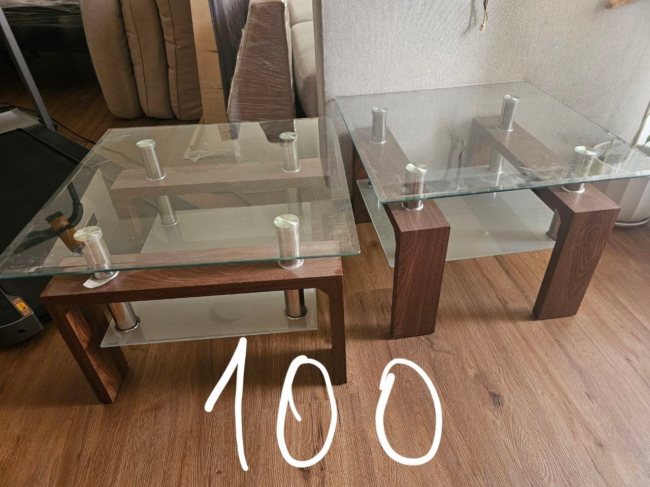 Комплект из двух стеклянных столиков