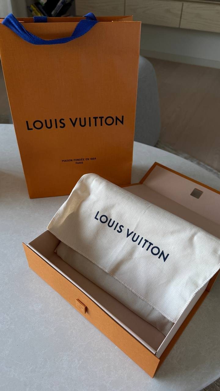 Клатч Louis Vuitton