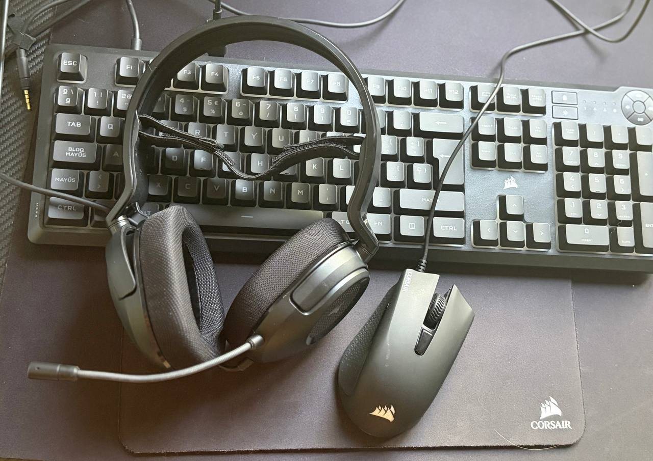 Продаю игровой комплект Corsair Gaming Bundle