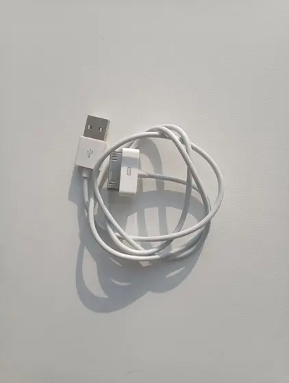 Кабель Apple для iPhone 3–4s и iPad 1–3