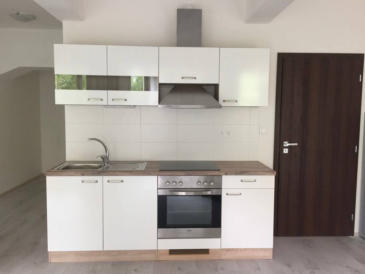 Квартира 1+kk, 37 м²