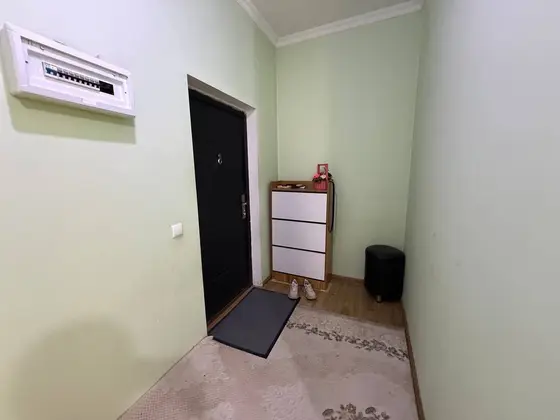 Квартира с 2 комнатами, 72 м²