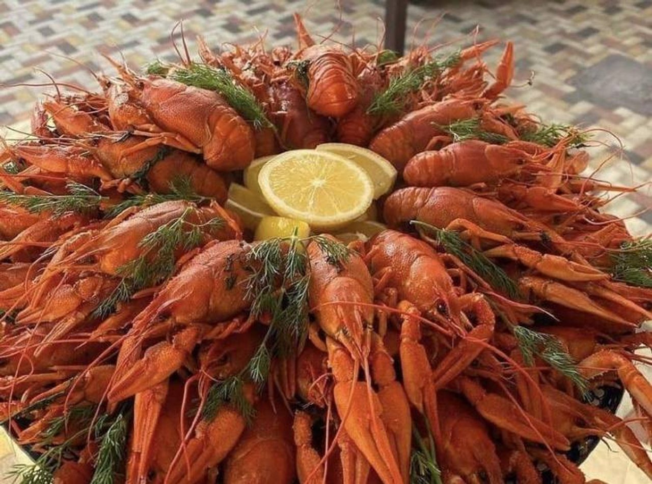Живые свежие раки