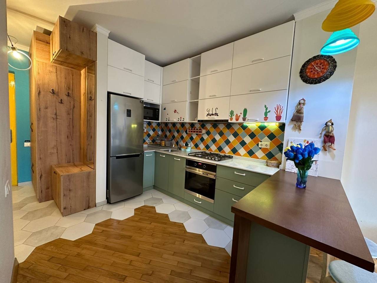 Квартира с 1 спальней, 55 м²