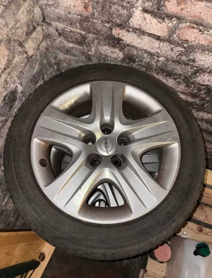 Зимние шины 225/50 R17